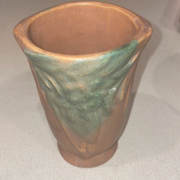 Mccoy Accents Beautiful Unmarked Mccoy Pottery Vase Poshmark